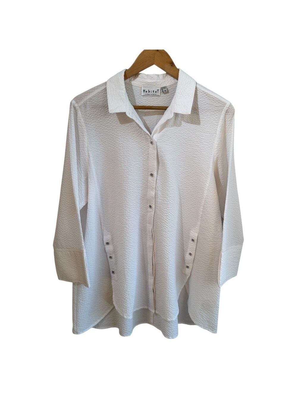 Habitat Button Front Tunic Top Sz M White Textured Relaxed Fit Coastal Blouse